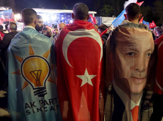Partidarios del presidente saliente Recep Tayyip Erdogan en Ankara, 15 de mayo de 2023.