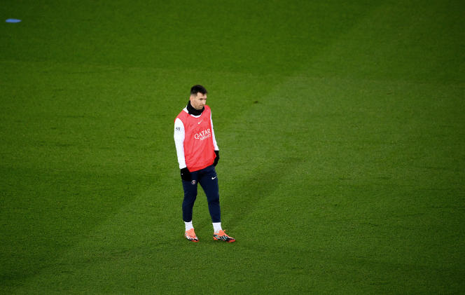 Lionel Messi en entrenamiento, en el Parque de los Príncipes, 24 de febrero de 2023.