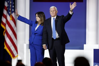 Mike Pence y su esposa Karen se despiden tras anunciar que abandona la contienda rumbo a las presidenciales de 2024.