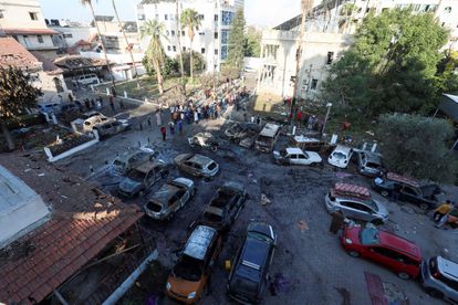 Vista del aparcamiento del hospital Al-Ahli de Gaza, el pasado día 18.